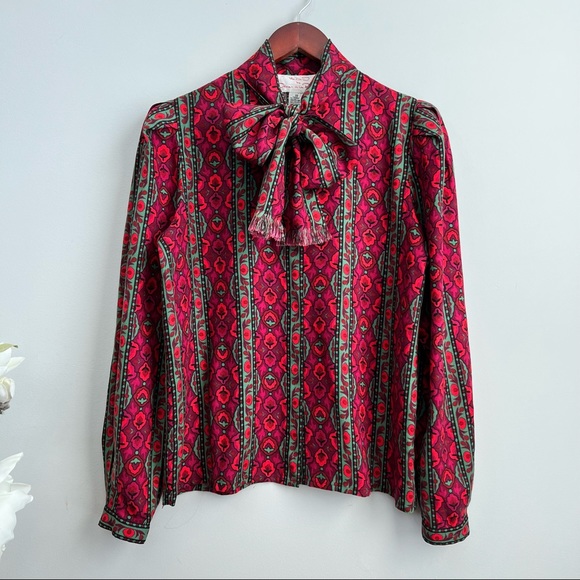 Oscar de la Renta Tops - Oscar de la Renta vintage tie neck printed rayon top